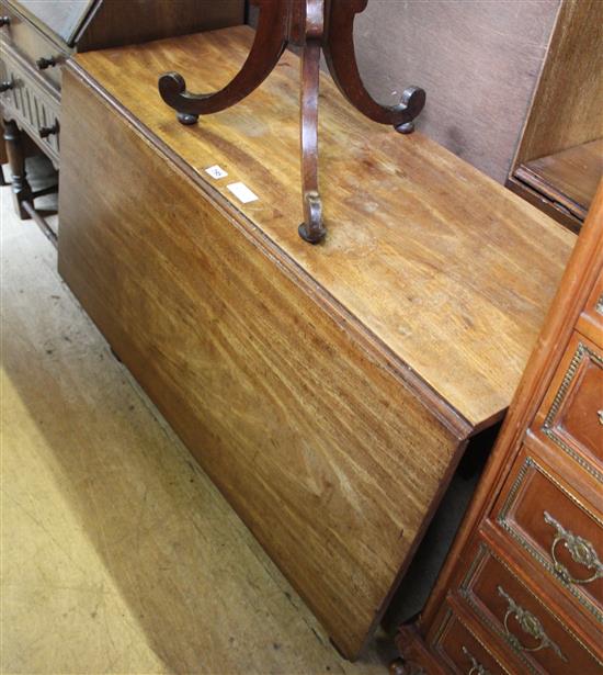 Mahogany drop leaf table(-)